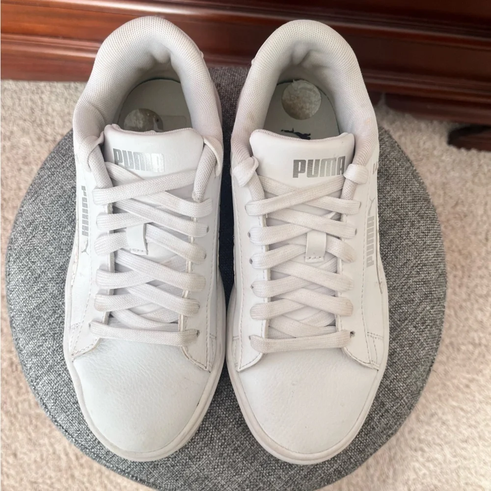 Puma Women’s Smash Platform v3 Sneaker Size 6 Rose Embossed Print